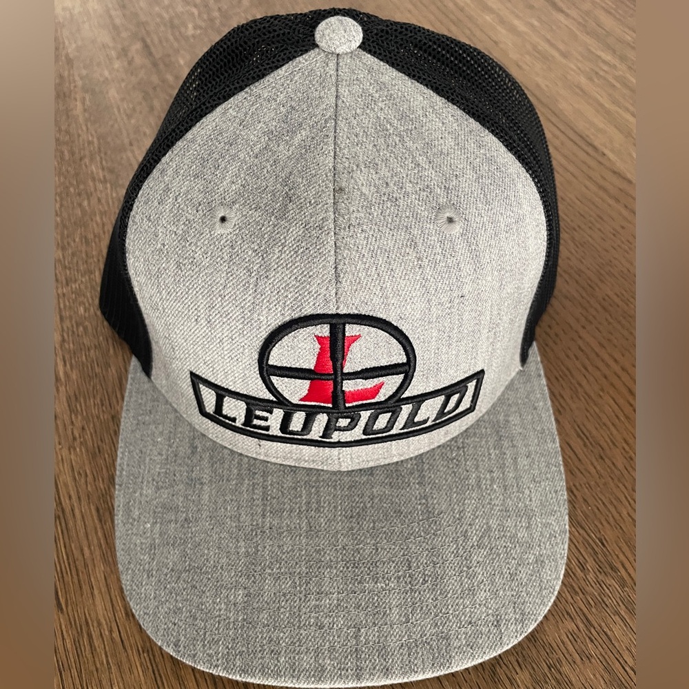 Leupold Target hate, brand new/unworn, one-size
